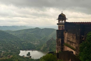 Jaipur jeepsafari: Amber, Jaigarh, Nahargarh Forts Stepwell