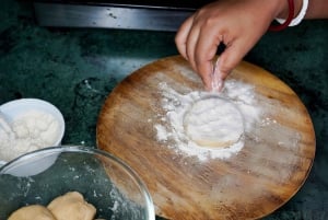 Jaipur: Market Tour, Cooking Class, and Meal with Family