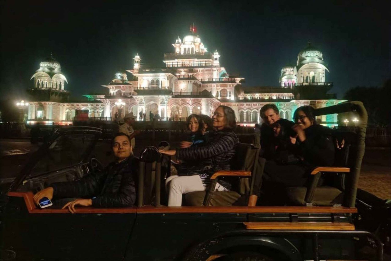 Jaipur: Night City Tour in Open Air Jeep