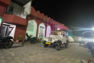 Jaipur: Offene Jeep-Safari bei Nacht für Gruppen & Paare