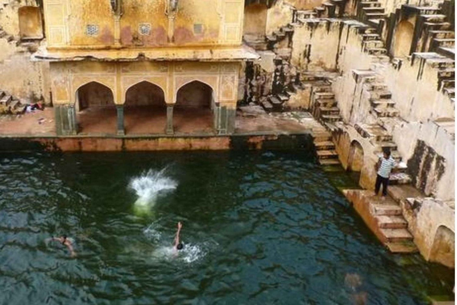 Jaipur: Top Attractions & Flower Valley Tour by Car
