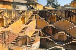 Jaipur: Top Attractions & Flower Valley Tour by Car