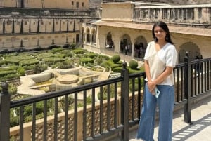 Jaipur: Top Attractions & Flower Valley Tour by Car