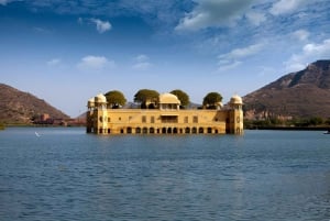 Jaipur: Personalized Full-Day City Tour by Car with Options