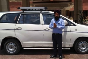 Jaipur: Prywatny transfer z lotniska do lub z miasta