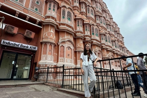 Jaipur Private City Tour with a Women-Driven E-Rickshaw Ride