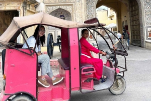 Jaipur Private City Tour with a Women-Driven E-Rickshaw Ride