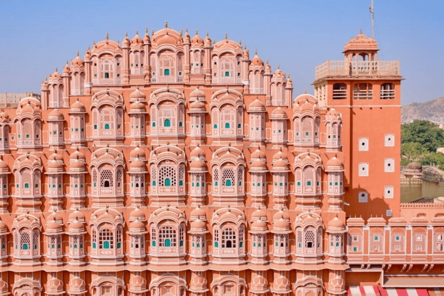 Tour privato della città di Jaipur con guida, auto e ingresso prioritario