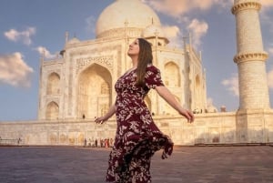 From Jaipur: Taj Mahal & Agra Private Guided Day Tour
