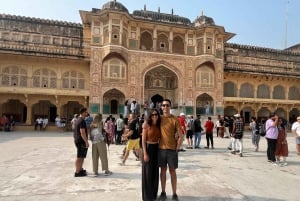 Jaipur: Private Full-Day City Tour with Female Guide