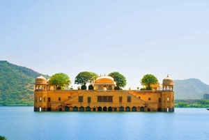Jaipur: Private Full-Day City Tour with Guide and Transfers