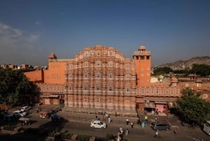 Jaipur: Yksityinen kokopäiväretki vaaleanpunaiseen perinnekaupunkiin.