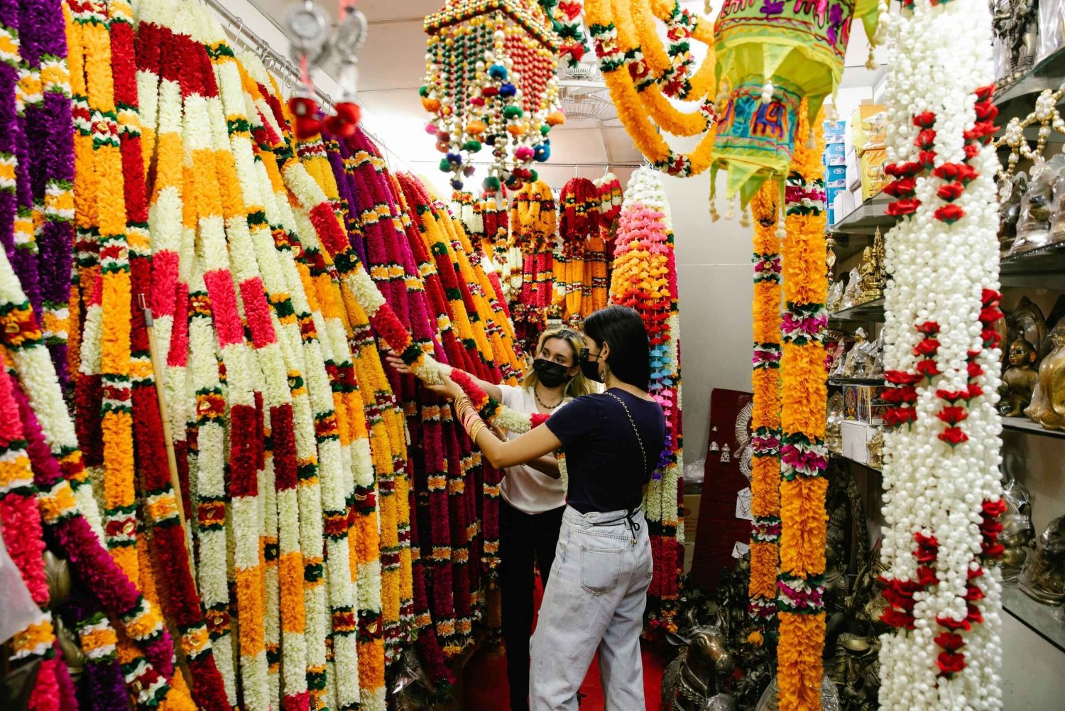 Jaipur: Private Guided Shopping Tour with Expert By Car