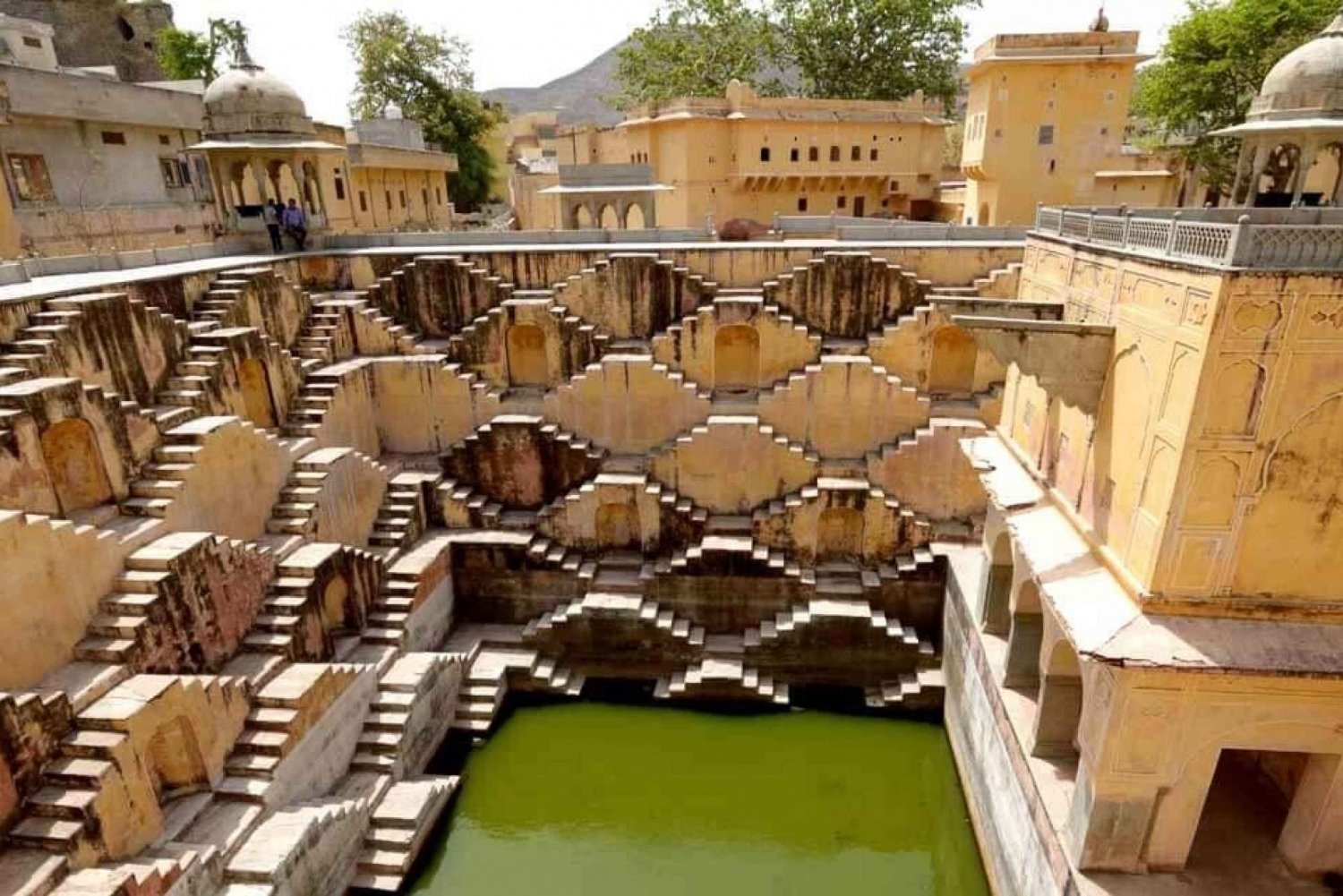 Jaipur: Full Day Heritage Sightseeing Tour with Food Testing