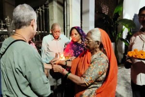 Jaipur: Rajasthani Cooking Class with Family & Star Gazing