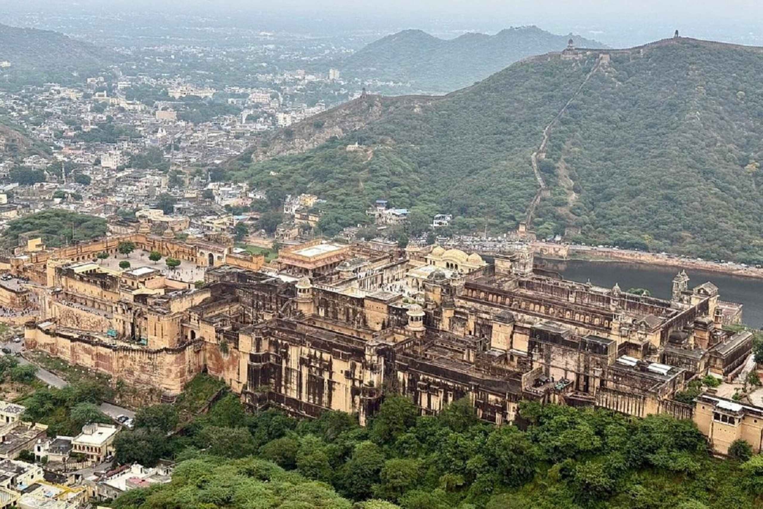 Jaipur: Kuninkaalliset ilot – ilmastoidulla autolla opastettu nähtävyyksien katselu