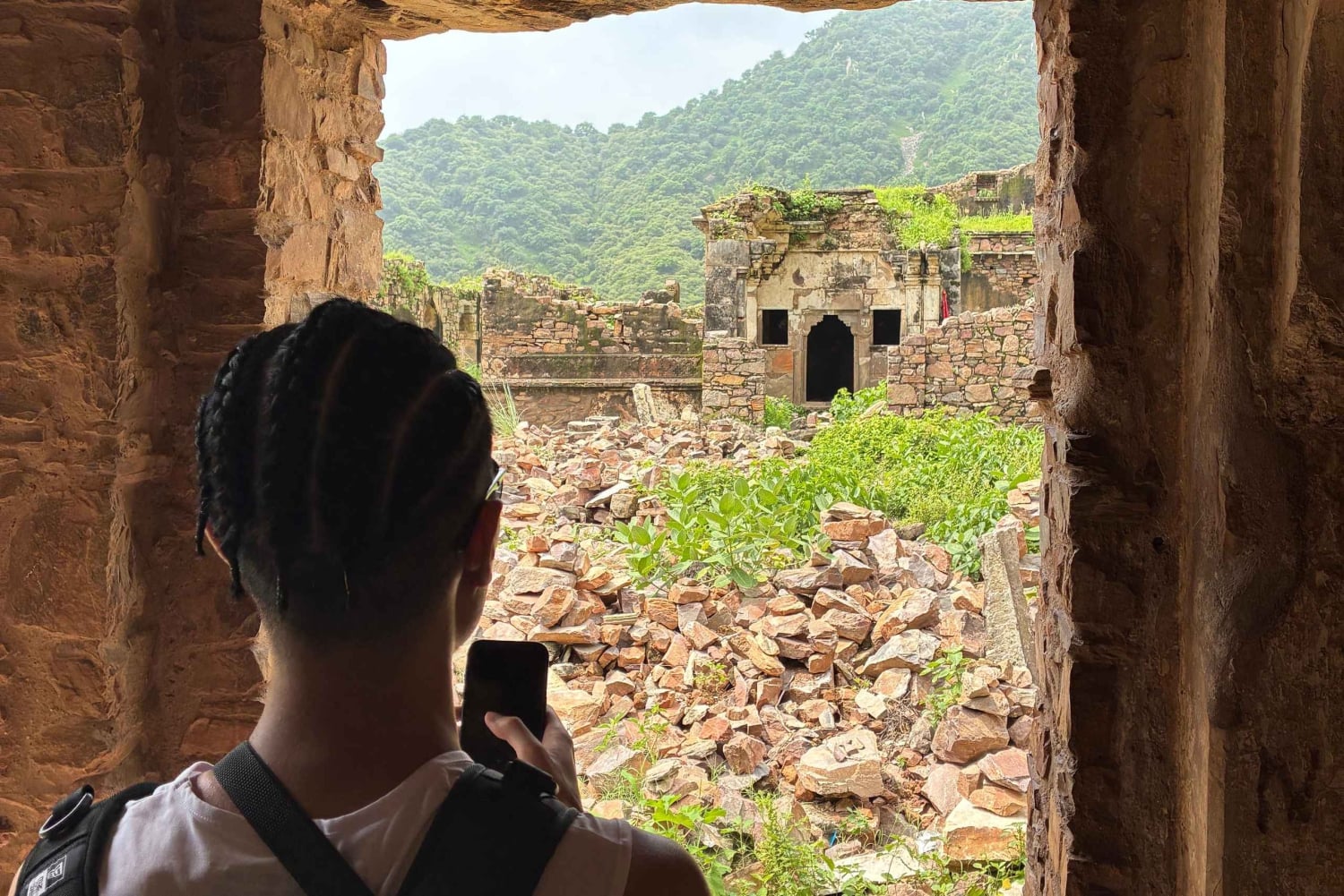 Jaipur: Excursión de un día al fuerte de Bhangarh y al pozo escalonado de Chand Baori