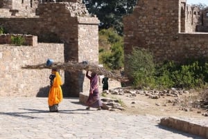 Jaipur: Excursión de un día al fuerte de Bhangarh y al pozo escalonado de Chand Baori