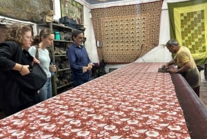 Jaipur: Shopping Tour with Blue Poetry & Printing Workshop