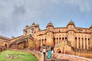 Jaipur: Skip-the-Line Entry Ticket to 8 Attractions