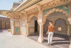 Jaipur Spiritual Walk Guided Tour with Tuktuk Ride