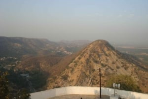 Jaipur: Sunrise at Chulgiri Temple & Heritage City Tour