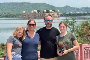 Jaipur Tour ( Pink City ) i bil fra Delhi - All Inclusive