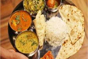 Jaipur: Heritage & yellow town walk with Local Food Tasting