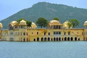 Jaipur: Overføring til Agra Via Chand Baori og Fatehpur Sikri