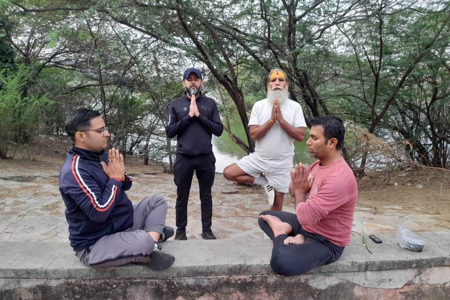 Jaipur: Jooga- ja meditaatiokoulutus pyhän kävelyn kanssa