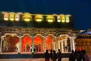 Vanuit Delhi: Privétour langs de hoogtepunten van Jaipur met 5* lunch
