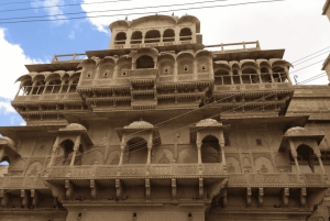 Jaisalmer: 2-daagse woestijnsafari met kamelenrit en stadsrondleiding