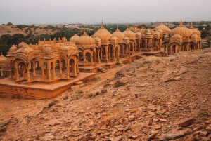 Jaisalmer: Bada Bagh Sunset Tour with Private Transfer