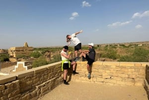 JAISALMERS ÖKENUPPLEVELSE: SOVA UNDER STJÄRNAN