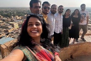 Jaisalmer: Desert Safari and Village Tour with Female Guide