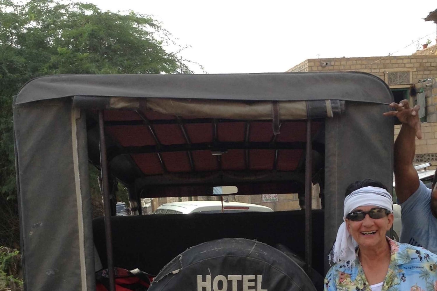 Jaisalmer: Half-Day Camel Tour with Dinner