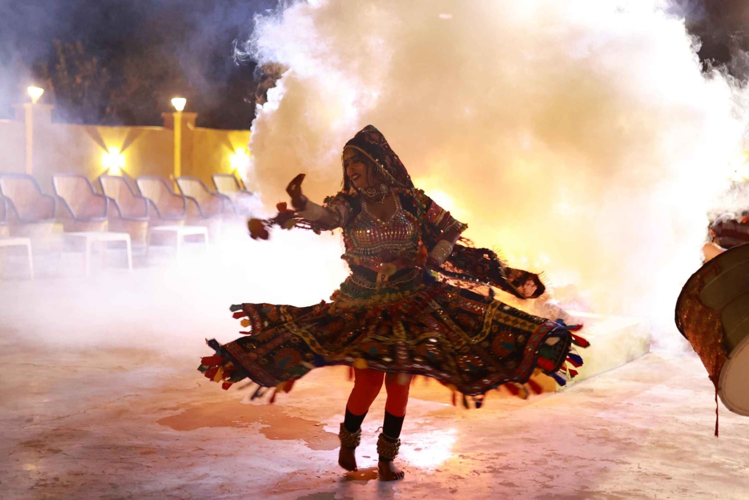 Jaisalmer : Safari en jeep, balade à dos de chameau, dîner et danse folklorique.