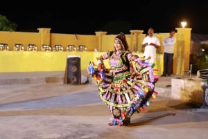 Jaisalmer : Safari en jeep, balade à dos de chameau, dîner et danse folklorique.