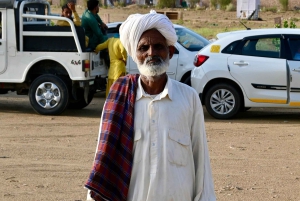 Jaisalmer: Excursión al atardecer por las Dunas de Arena de Sam con paseo en camello