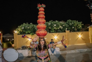Giro in cammello e in jeep, serata musicale nel campo di lusso del deserto