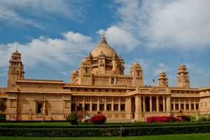 ジョードプル：三輪車トゥクトゥクで市内観光