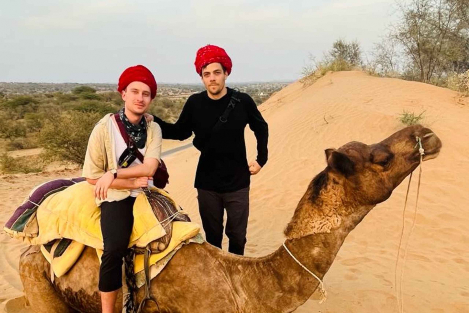 Safari en camello por el desierto de Jodhpur con clase de cocina con Sumer