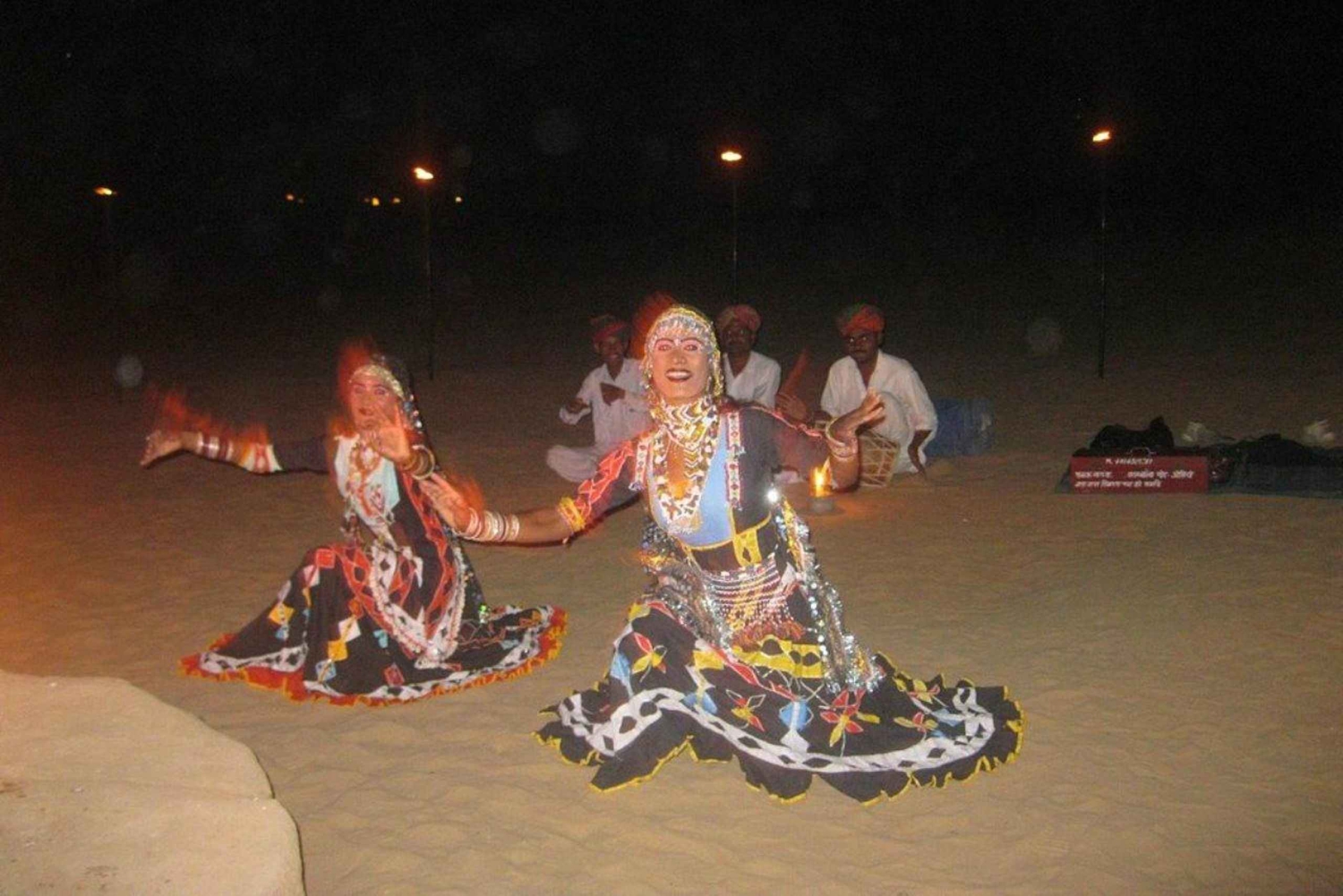 Jodhpur: Jeep-Safari, Kamelritt, Abendbuffet und Volkstänze