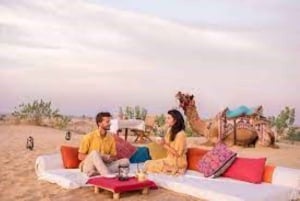 Jodhpur: Luksusowa wyprawa na pustynię z jazdą na wielbłądzie i ucztą