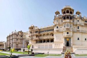 Jodhpur : transfert à Udaipur via Ranakpur et le fort de Kumbhalgarh