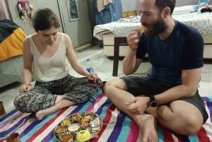 Jodhpur: Kasvisruoanlaittokurssi paikallisen perheen kanssa