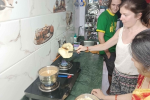 Jodhpur: Kasvisruoanlaittokurssi paikallisen perheen kanssa