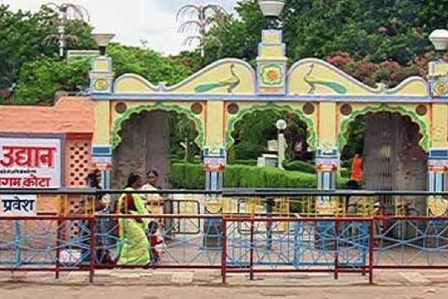 Kota: Forts and Palaces Day Tour with Guide