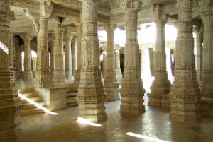 Kumbhalgarh and Ranakpur: Private Day Trip from Udaipur