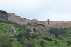 Kumbhalgarh och Ranakpur: Privat dagsutflykt från Udaipur